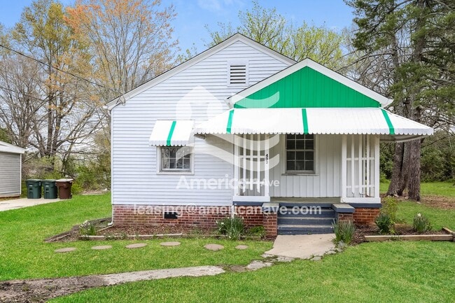 Photo - 403 Lowdermilk St