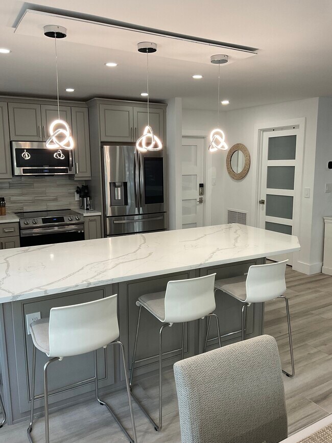 Photo - 2870 NE 14th Street Cswy