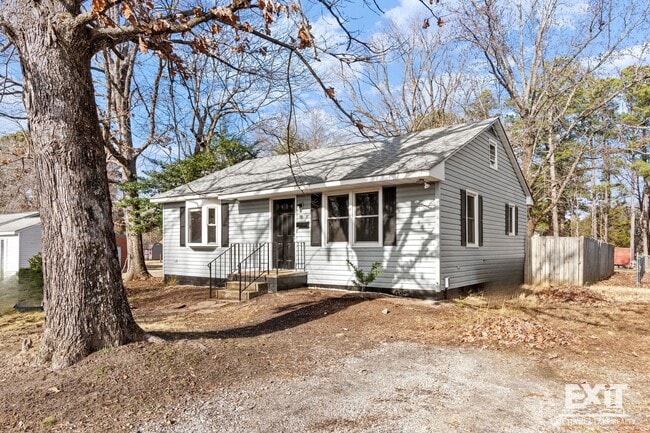 Photo - Welcome to your 2 bedroom, 1 bath home in South Hill!