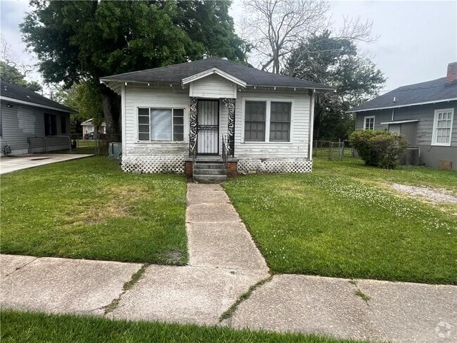 Building Photo - 1705 Buck St Rental
