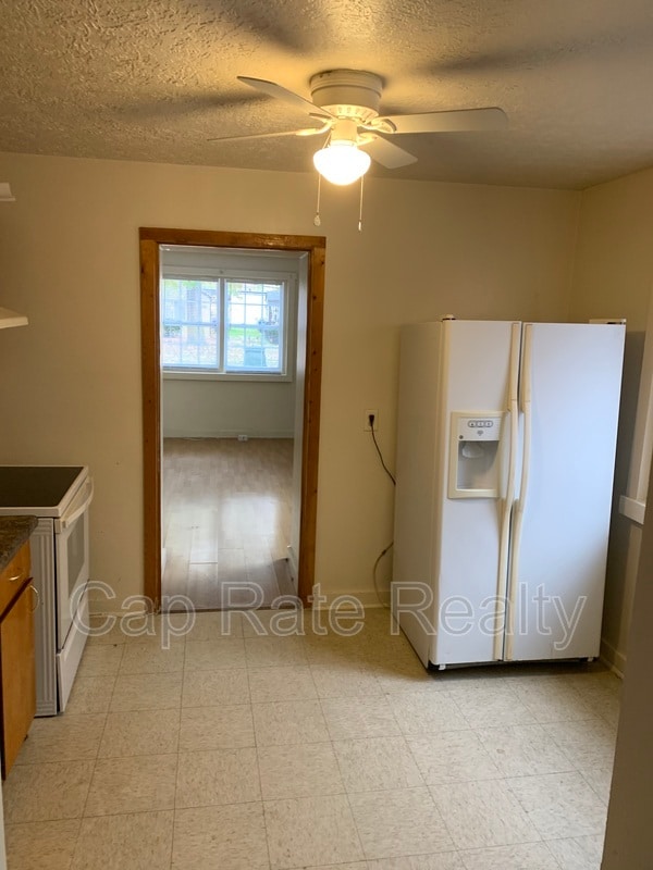 Photo - 1040 Loretta Ave