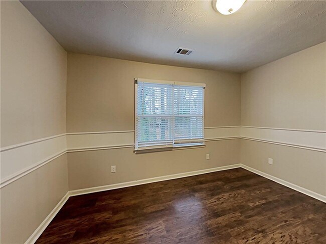 Photo - 820 Providence Dr