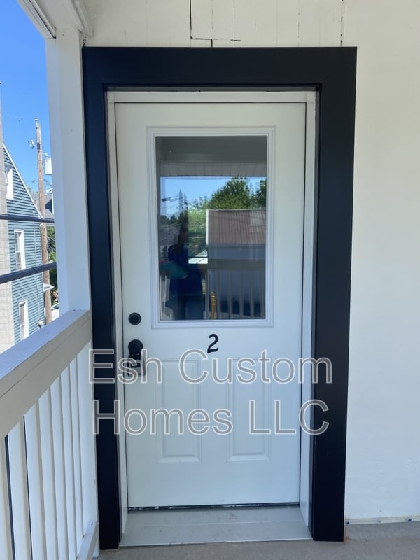 Photo - 27 W Ferdinand St