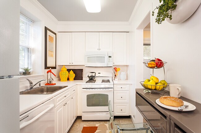 Photo - 70 Thornton Rd Unit 1