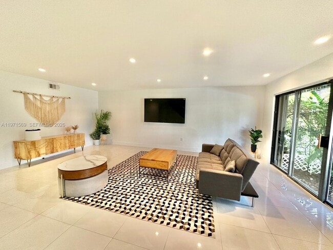 Photo - 3736 NE 166th St