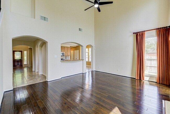 Photo - 5 bed dream home in the heart of Sienna