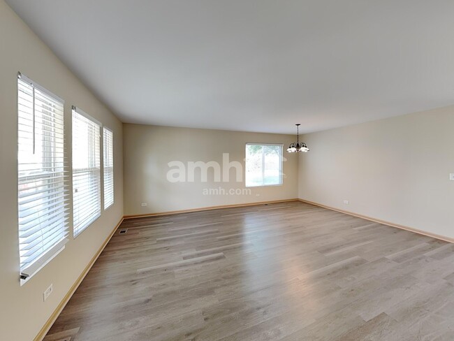 Photo - 818 Glen Cove Ln