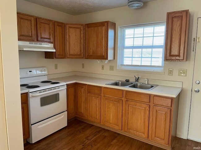 Photo - 5243 Raubs Ln