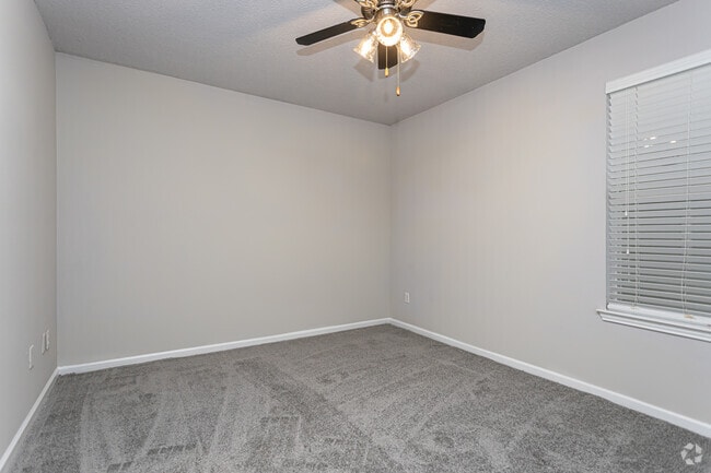 2BR, 2BA - 980SF