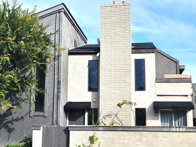 Photo - 16682 Dolores Ln Unit 3