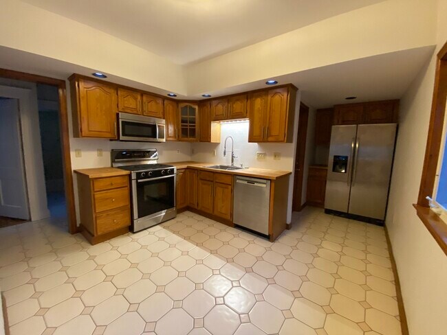 Building Photo - 7 Gorham Rd Unit 2