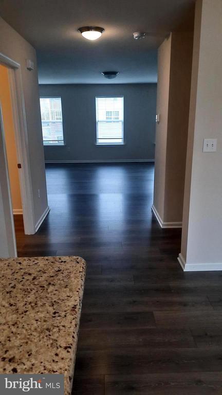 Photo - 945 Admiral's Quay Dr