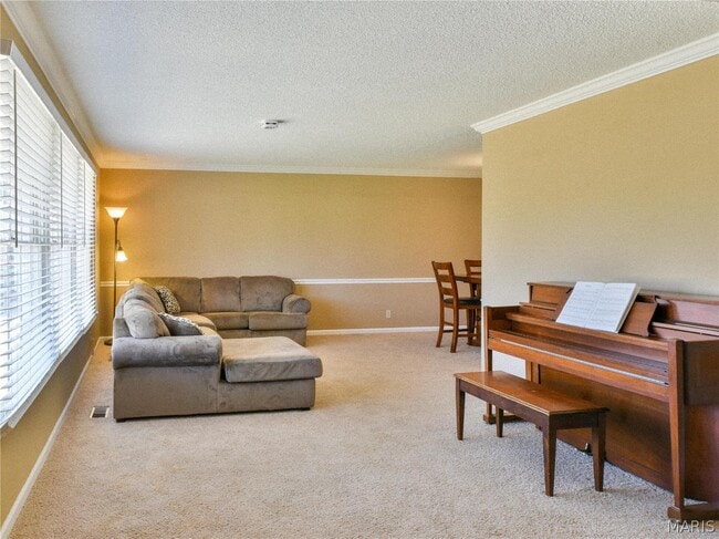 2 Sunny Forest Ct