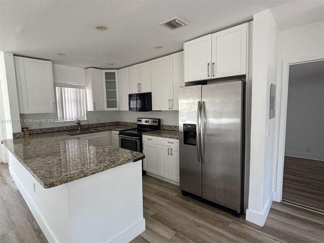 Photo - 2449 SW 7th St