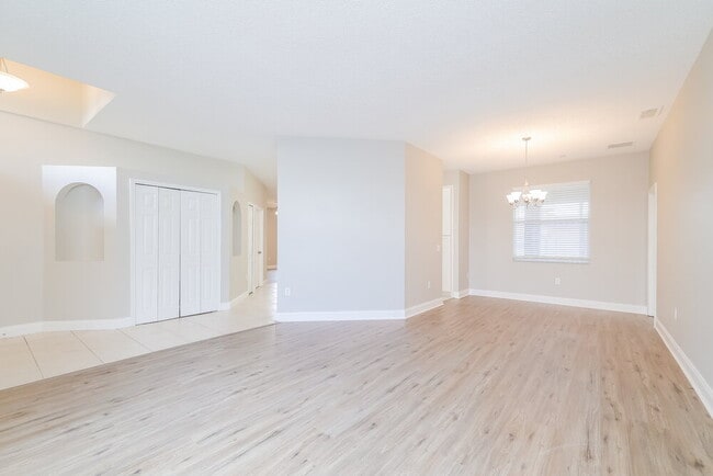 Photo - 552 Viceroy Ct