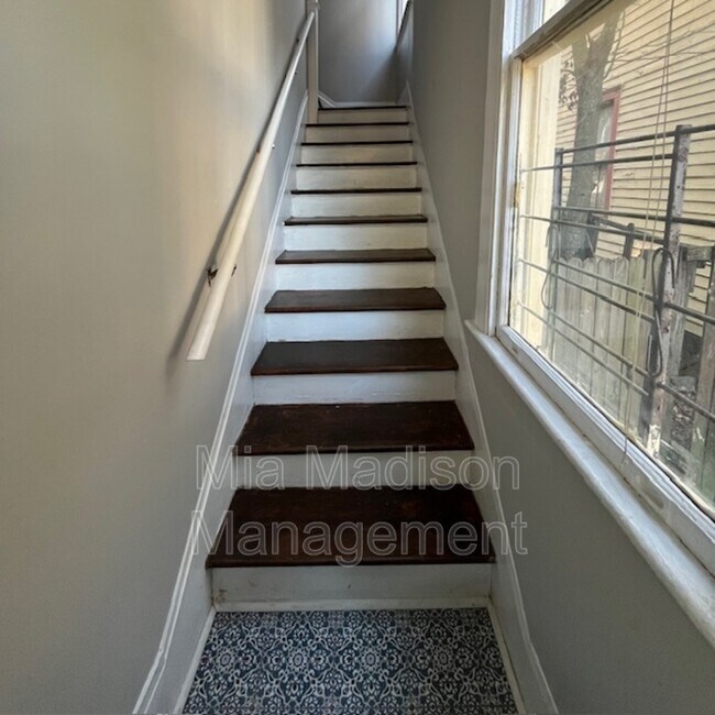 Photo - 1203 1/2 E Henry St