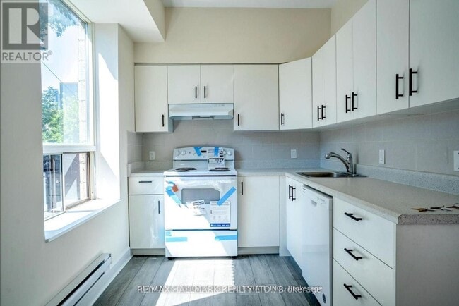 Photo - 420 Parliament St