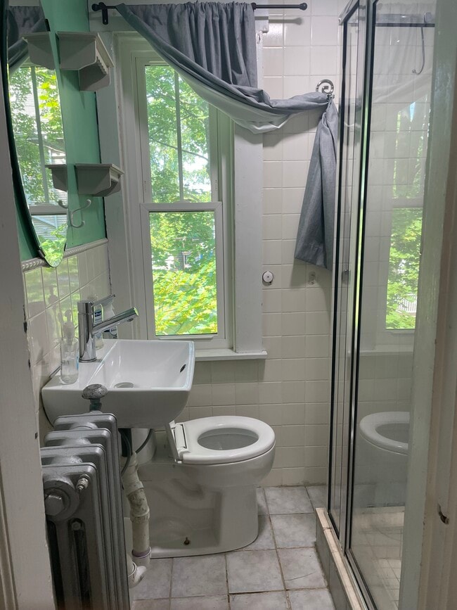 Bathroom - 7 Bowdoin Ave Unit 7B