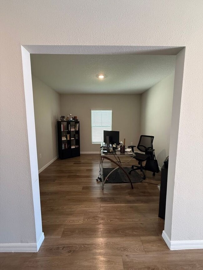 For Rent – Spacious 5-Bedroom Home in Lithia