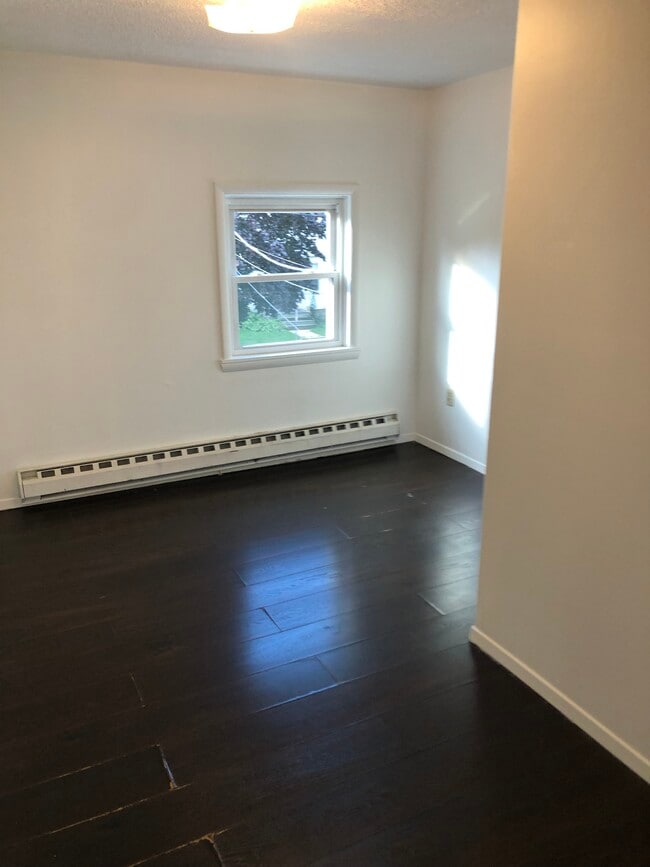 Bedroom 3 - 93 W Seneca St Unit 93 West Seneca St apt2