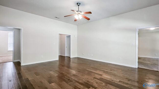 Photo - 111 Artesian Ln NW