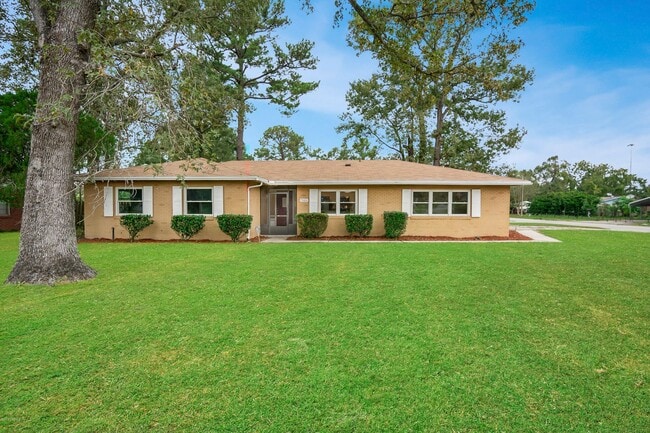 Building Photo - Large 4-bedroom home in San Jose neighborhood