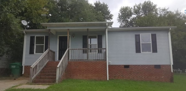 Building Photo - Stop Looking, Start Living!! Apply today