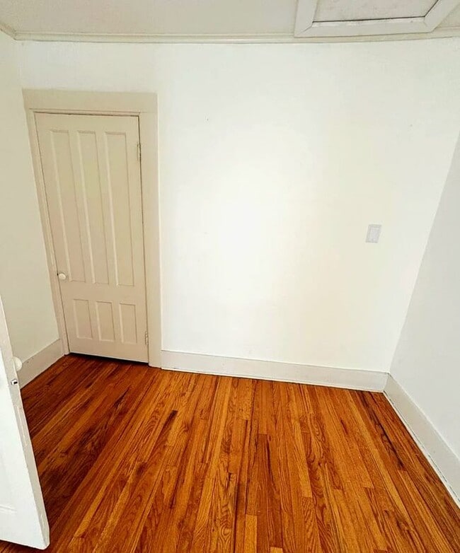 Photo - 12 Numan St Unit upstairs  B
