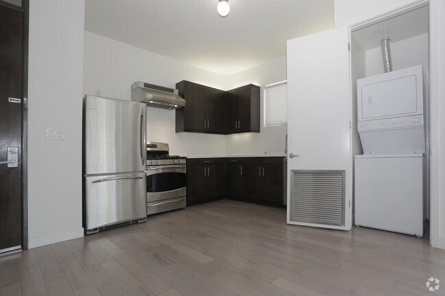 2BR, 2BA - 1202 SF