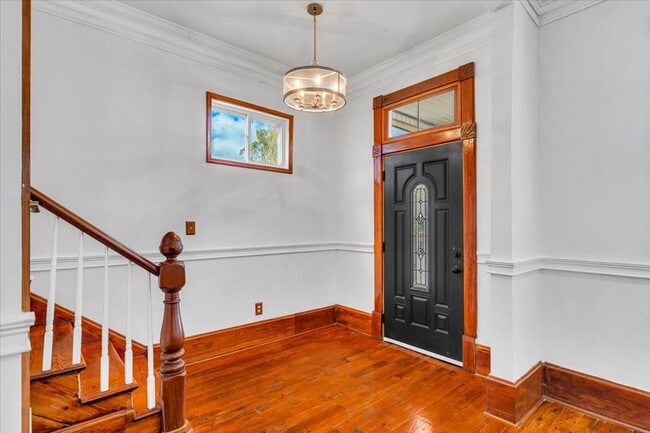 Photo - Beautiful 4 bedroom home downtown