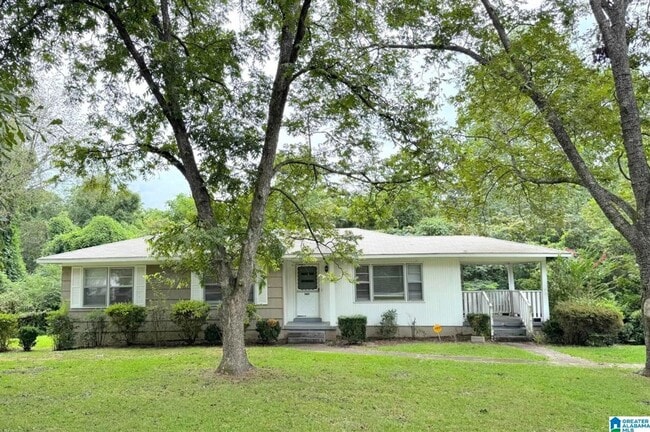 Building Photo - 3 Bed 2 Bath Home in Forestdale
