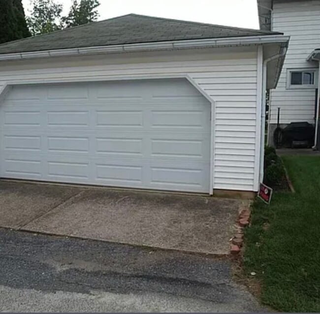 Photo - 924 Wood St