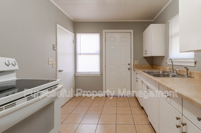 Photo - 3808 N Drexel Blvd