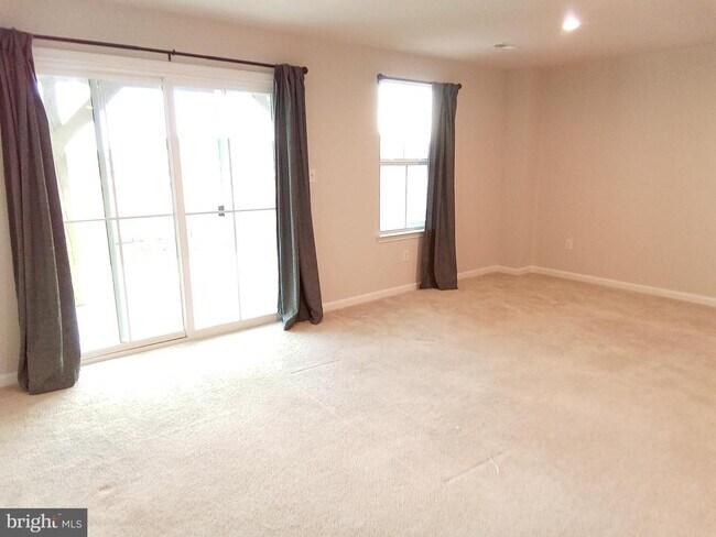 Photo - 31 Roundstone Run