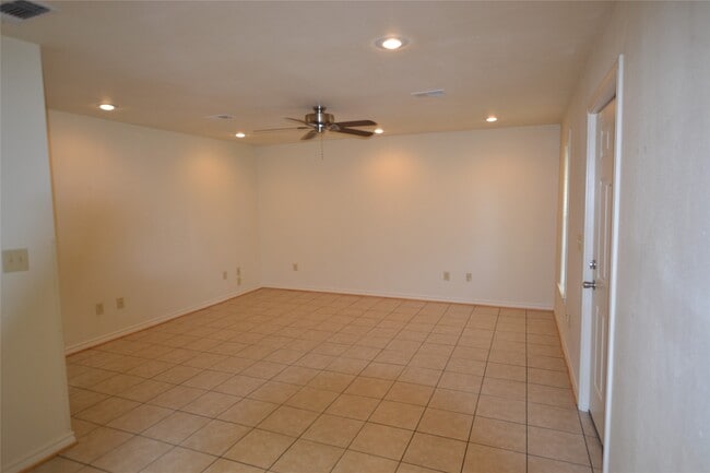 Photo - 253 Old Groveton Rd