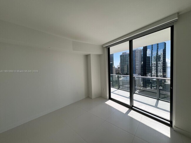 Building Photo - 480 NE 31st St Unit 3202 Rental