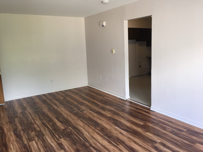 Photo - 319 S 5th Ave