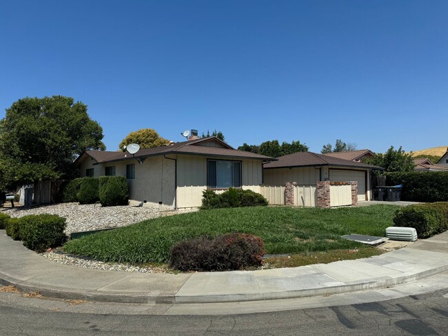 Photo - 361 Honeysuckle Dr