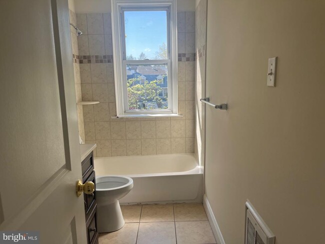 Photo - 740 Vernon Rd