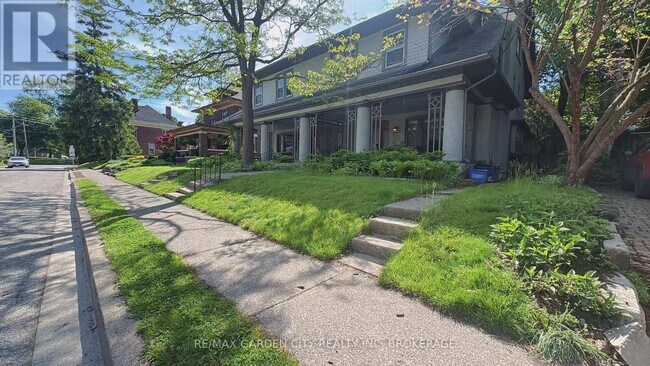 Photo - 5 College St Unit 3