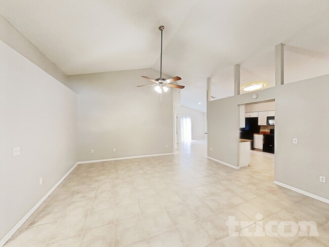 Photo - 134 N Aberdeen Cir