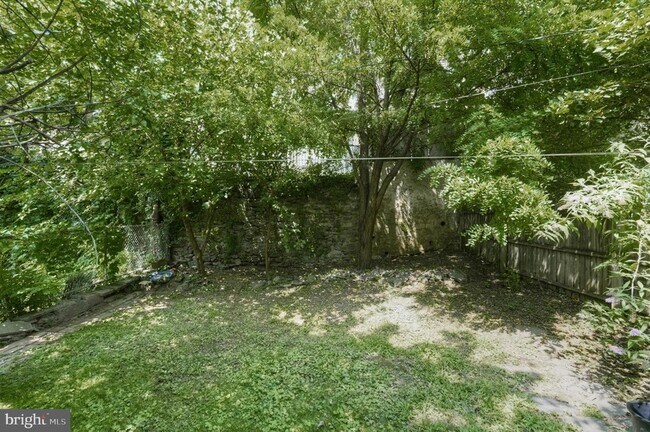 Photo - 201 Sumac St