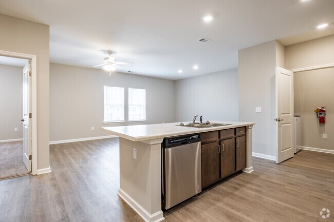 1BR, 1BA - 812SF