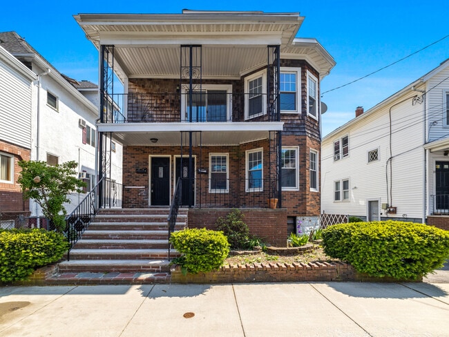 Building Photo - 16 Windsor Rd Unit 1