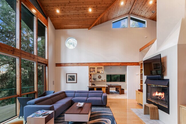 Photo - 23876 Lakeview Dr