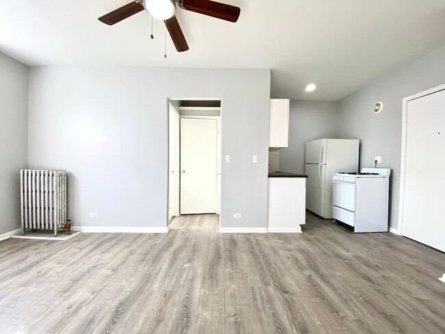 Photo - 4031 N Kenmore Ave