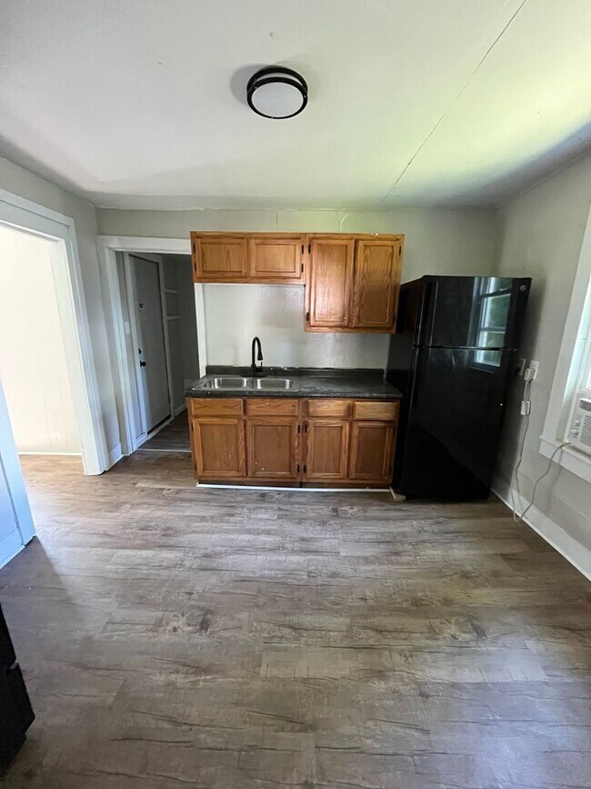 Photo - Available now! – 2 Bed / 1 Bath Home in Nevada, MO