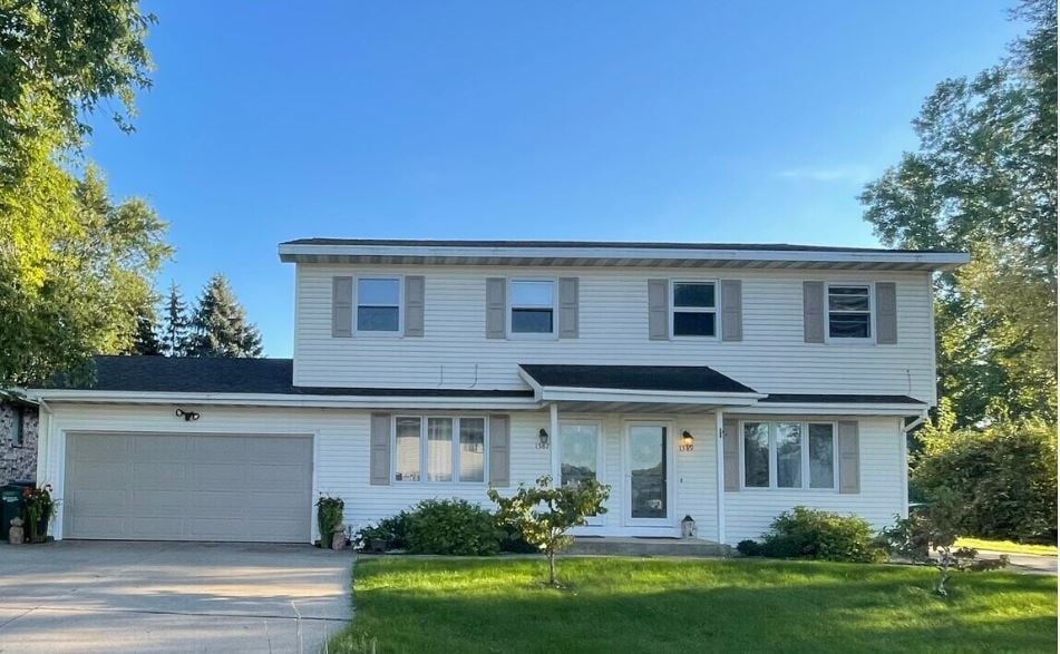 Right side of the duplex - 1389 W Hiawatha Dr Unit 1389