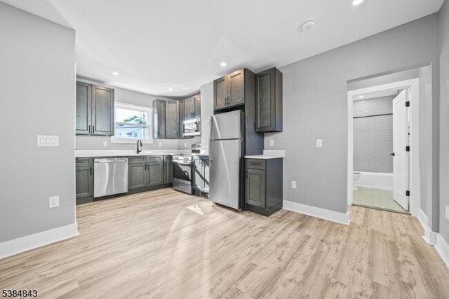 Photo - 100 Kansas St