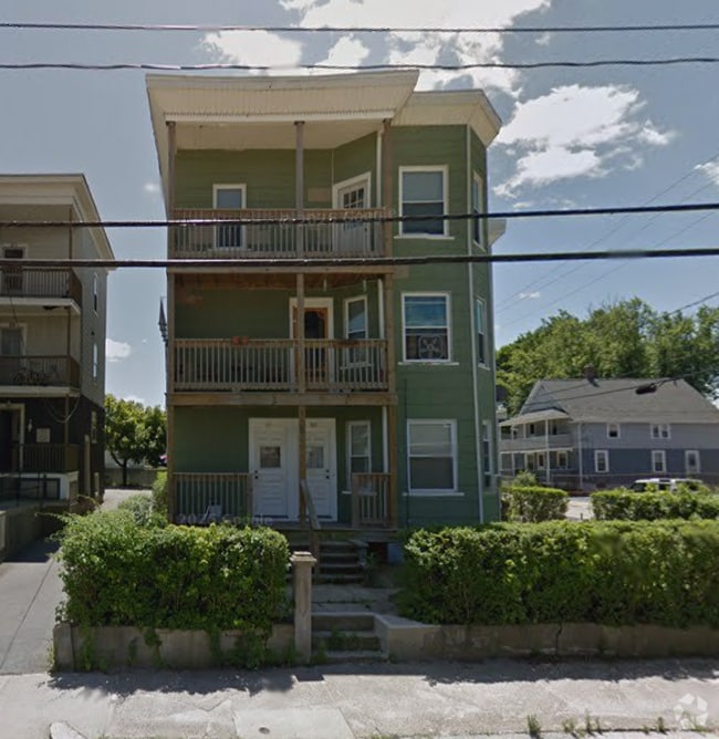 Building Photo - 511 Elm St Rental